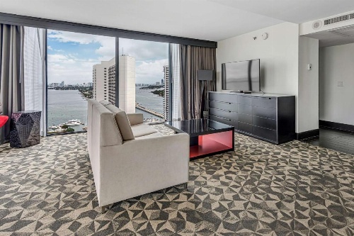 Hilton Miami Downtown image 12
